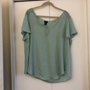 Torrid light blue top size 2 NWT